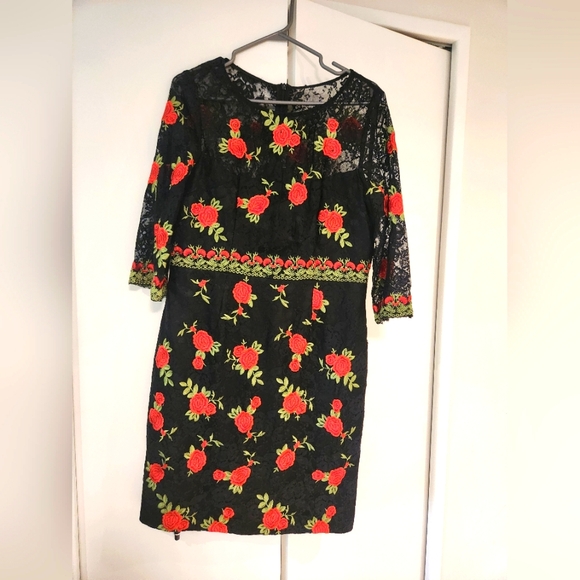 Dress - Picture 1 of 3